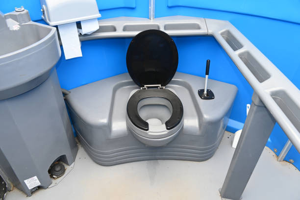 Best Porta potty delivery and setup  in Camdenton, MO